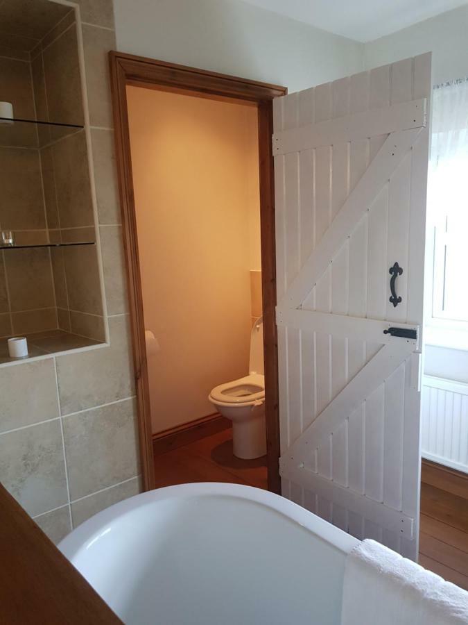 Newby Cross Hotel คาร์ลไอเอิล ภายนอก รูปภาพ