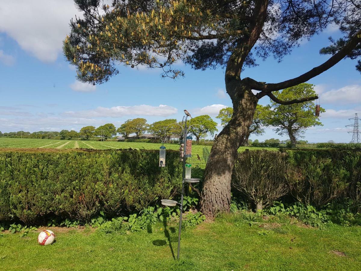 Newby Cross Hotel คาร์ลไอเอิล ภายนอก รูปภาพ