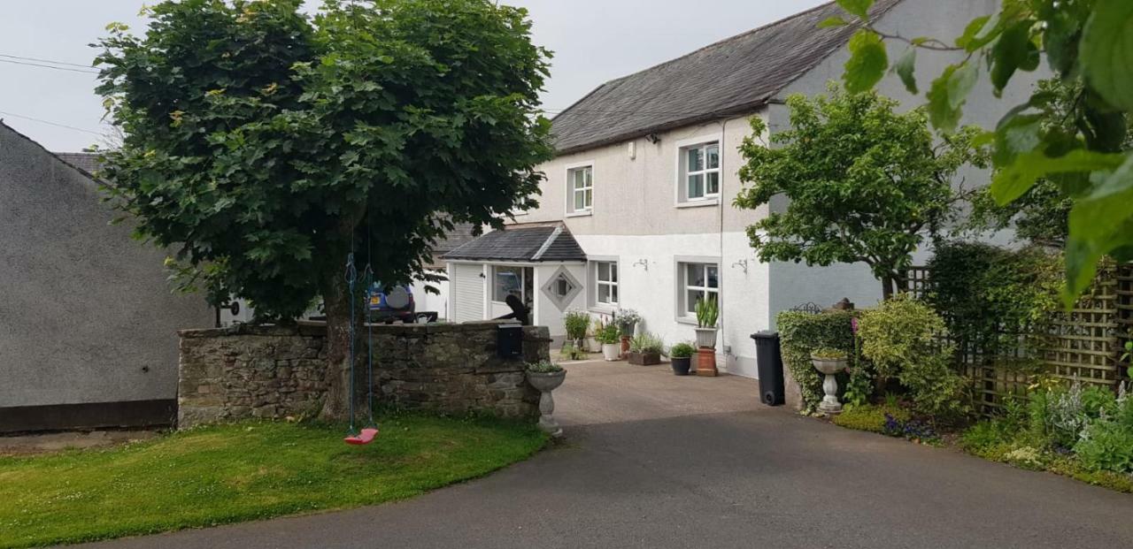 Newby Cross Hotel คาร์ลไอเอิล ภายนอก รูปภาพ